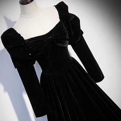 Elegant Velvet Long Sleeve Prom Dress A Line..