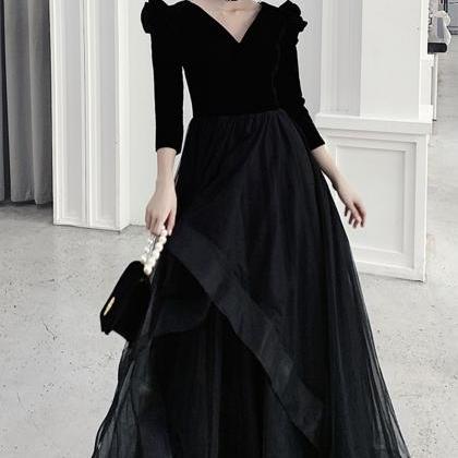 Black Long Sleeve V-Neck Evening Dress
