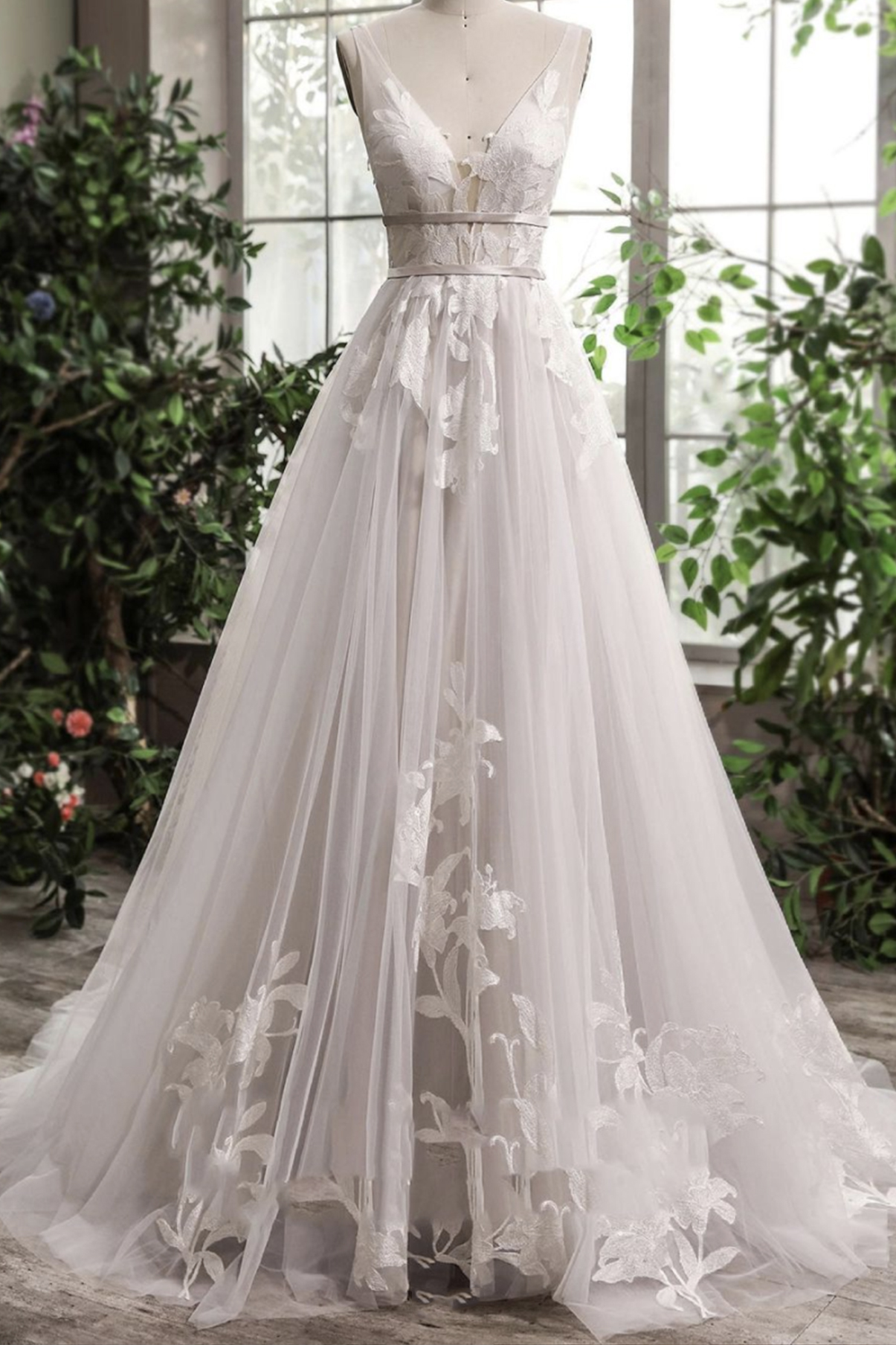 White A-Line Tulle Lace Long Prom Dress main image 1