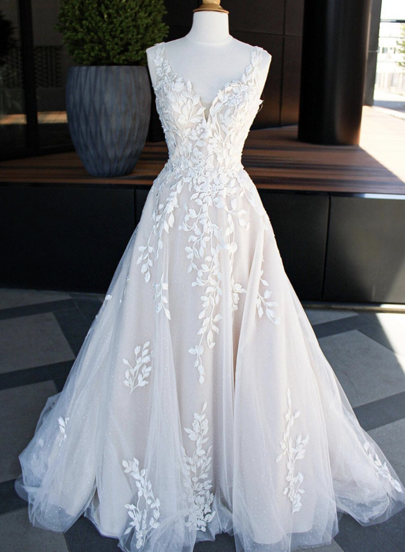 Classic Long A-line V-neck Tulle Prom Dress